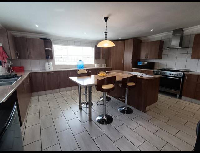 4 BEDROOM HOUSE FOR SALE IN PRIMROSE